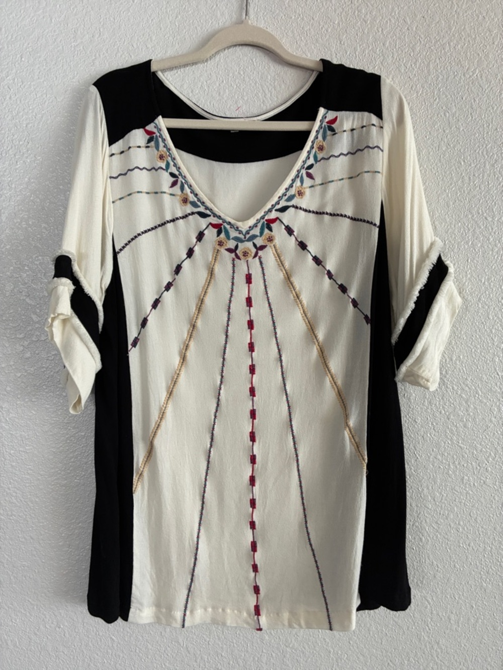 GIMMICK Embroidered V-Neck Black & Cream Women's Top